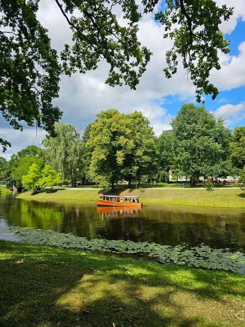 Riga: Private Boat Tour with Sparkling Wine - The Experience of a Sparkling Wine Cruise