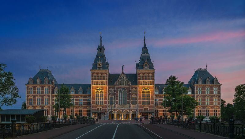 Rijksmuseum Ticket and Amsterdam Canal Cruise with optional snackbox - A strong pairing, with one timing wrinkle
