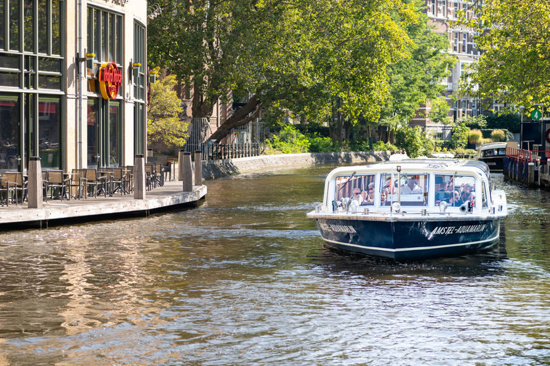 Rijksmuseum Ticket and Amsterdam Canal Cruise with optional snackbox - Who should book this combination?