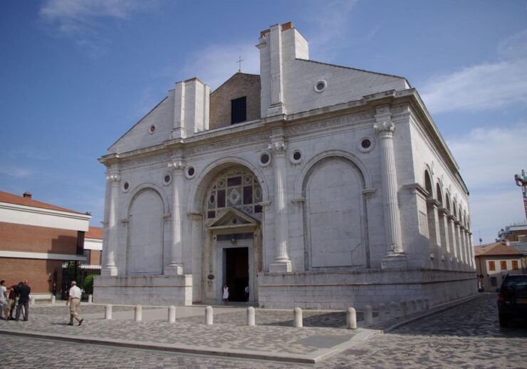 Rimini Scavenger Hunt and Sights Self-Guided Tour - Tour Experience