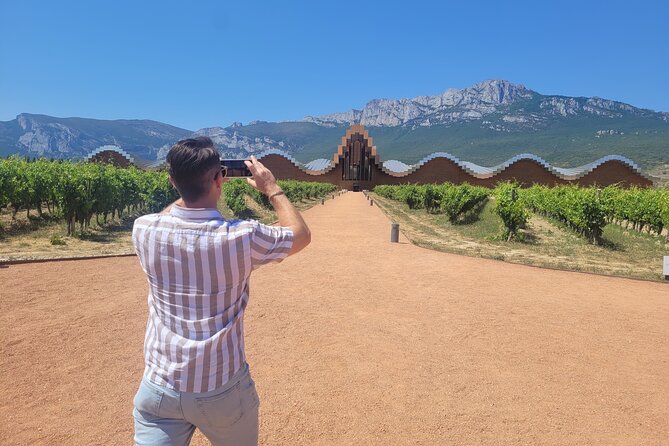 Rioja Tour of 2 Family Wineries & Picnic in Vineyard From Bilbao - Meeting and Pickup