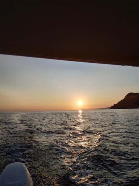 Riomaggiore: Cinque Terre Sunset Tour with Wine & Focaccia - Good To Know