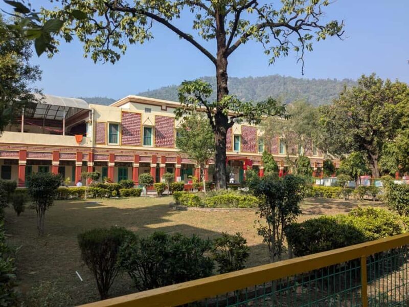 Rishikesh: Riverfront Walking Tour with Temples & Ashrams - Discovering Rishikesh’s Sacred Heart