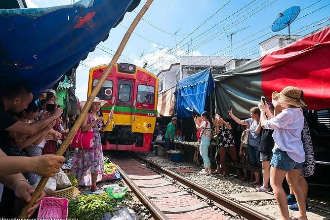 Risky Market And Amphawa Floating Market Hotel Pick Up And Drop Off - Amphawa Floating Market