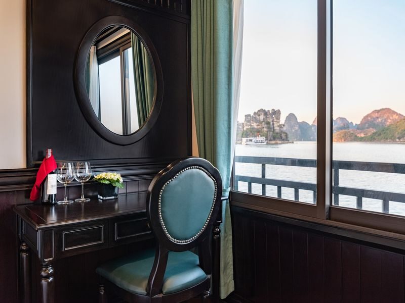 Rita 2D1N Cruise: Ha Long Bay & Lan Ha Bay Tour - Sunset, cooking, and dinner aboard