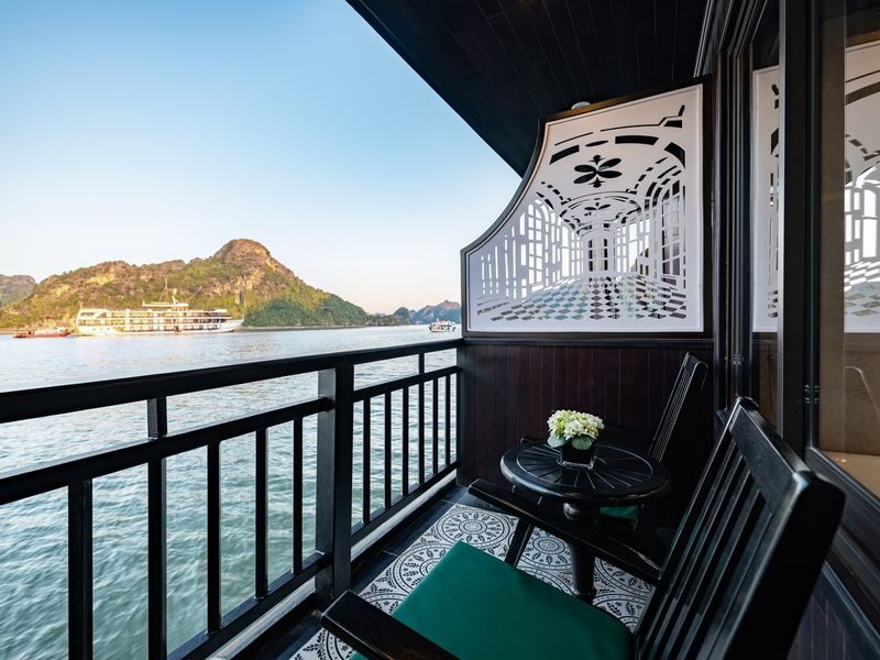 Rita 2D1N Cruise: Ha Long Bay & Lan Ha Bay Tour - What the cabins and ship offer