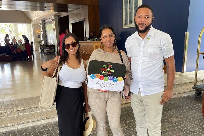 RIU Aquarelle EXCLUSIVE Private Airport Transfer services - Introduction: A Smooth Start to Your Jamaican Vacation