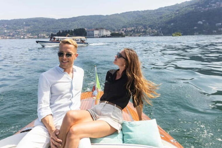 Riva boat One Hour tour Borromean Islands - FAQ