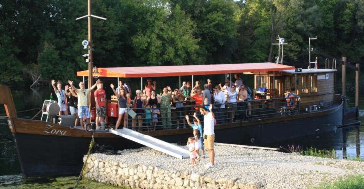River Boat Tour in ŽItna LađA With Food and Drinks Tasting - Tour Highlights