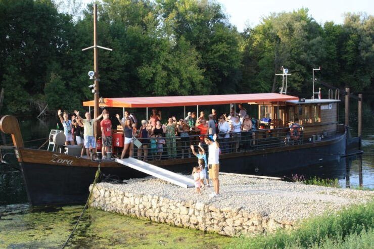River Boat Tour in ŽItna LađA With Food and Drinks Tasting - Culinary Experience