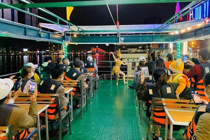 River Cruise With Local Food in Danang City - Must-Try Local Food Experiences on the Danang River