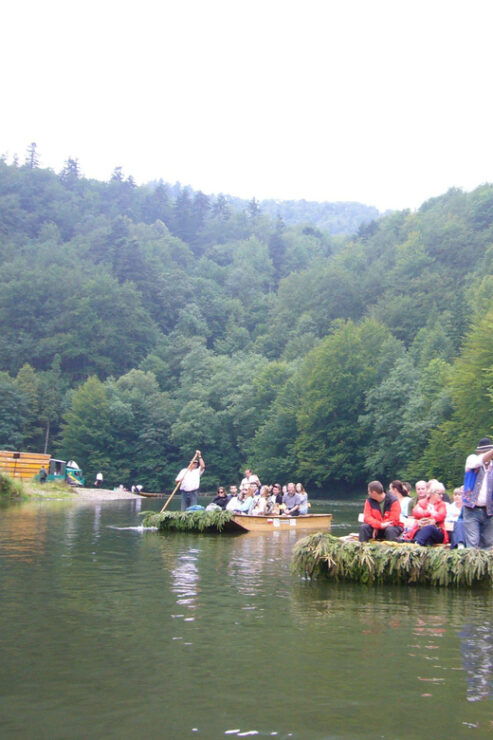 River Dunajec Cruise on Wooden Rafts With Guide - Experience Highlights