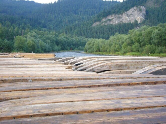 River Dunajec Cruise on Wooden Rafts With Guide - Inclusions and Exclusions