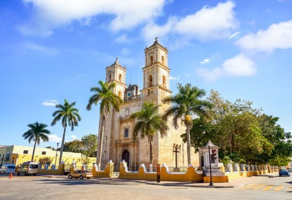Riviera Maya/Cancun: Chichen Itza, Cenote & Valladolid Tour - Valladolid: Discovering Colonial Charm