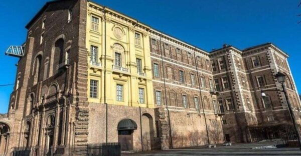 Rivoli Castle & Sacra Di San Michele - Background