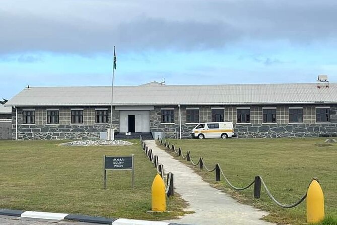 Robben Island, Table Mountain and Kirstenbosch From Cape Town - Questions and Assistance