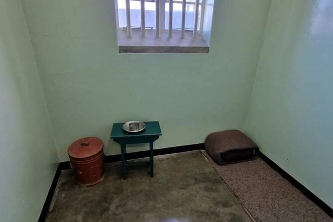 Robben Island, Table Mountain and Kirstenbosch From Cape Town - Common Questions