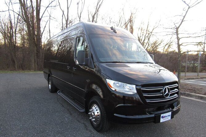 Roberts Transportation Luxury shuttle and sightseeing tour - Introduction