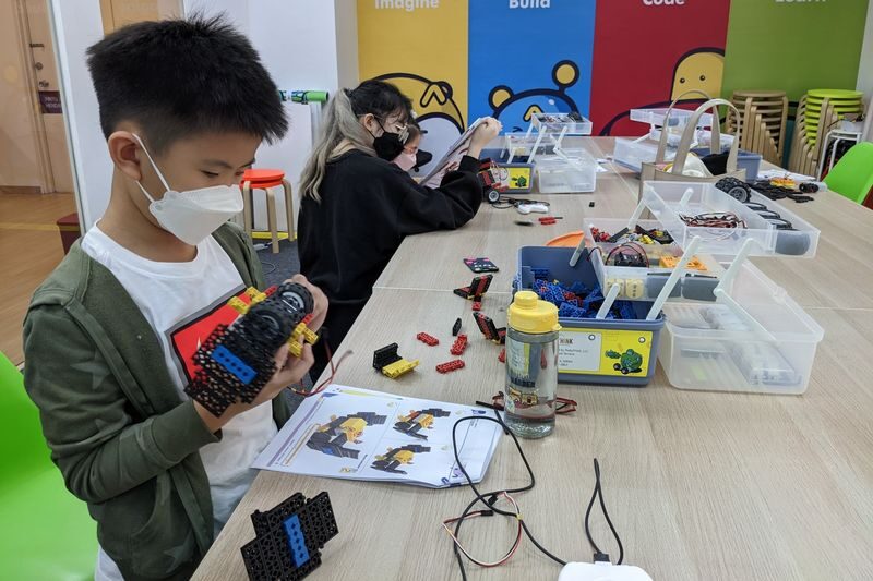 Robotics Introductory Workshop in Klang Valley and Kuching - A first robot, built by the child