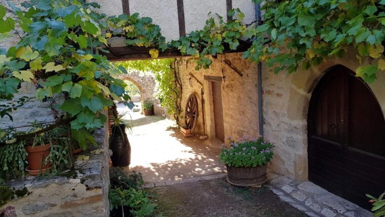 Rocamadour: Beautiful Villages of the Dordogne Valley Tour - Exploring Autoire