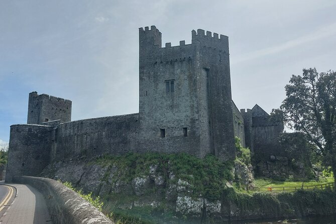 Rock of Cashel, Cahir & Blarney Castle Private Sightseeing Day Tour From Dublin - Landmark Exploration
