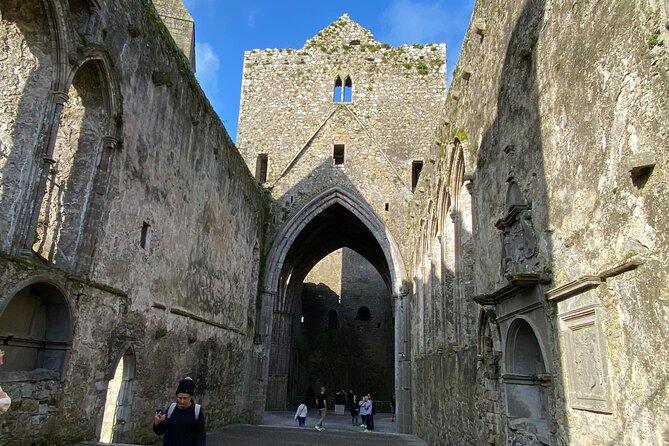 Rock of Cashel Cahir Castle Private Day Tour From Dublin W/Picnic - The Sum Up