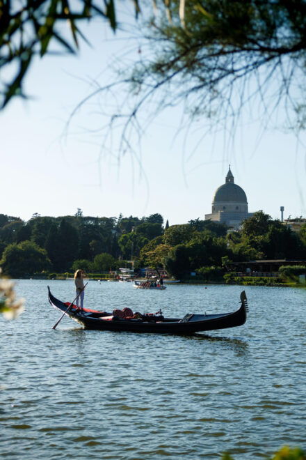 Roma: the One and Only Roma Gondola Tours on the Lake! - Aperitif and Private Group