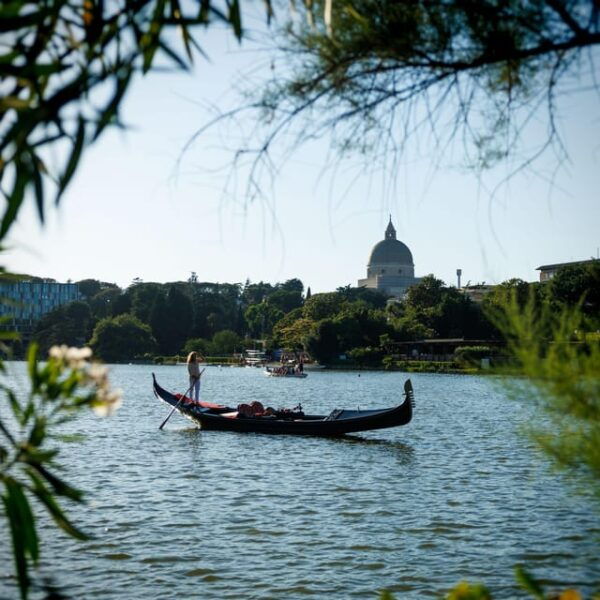 Roma: the One and Only Roma Gondola Tours on the Lake! - Frequently Asked Questions