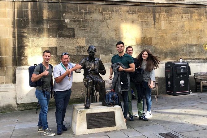 Roman And Medieval London: Private Half -Day Black Cab Tour - End at Meeting Point