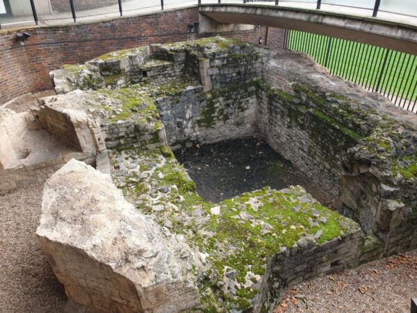 Roman Ruins to Blitz Bombings: London's Fiery History - The Sum Up