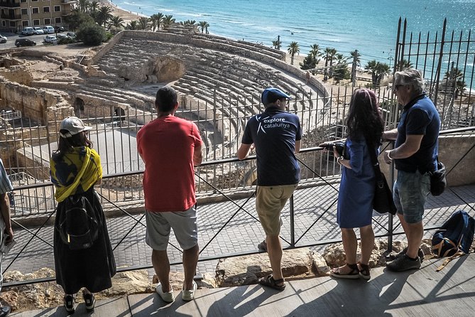 Roman Tarragona and Glamorous Sitges Small Group Tour From Barcelona - Mixed Reviews on the Tour Experience