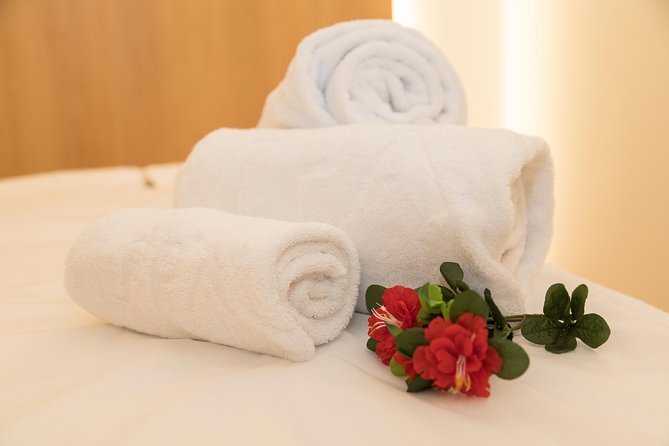 Romantic Couple Massage SPA Entry and Private Jacuzzi With Cava - The Sum Up