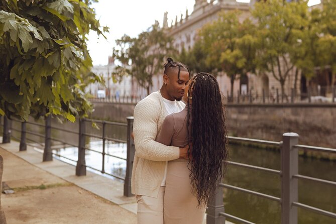 Romantic Couple Photoshoot in the Heart of Berlin - Background