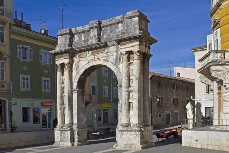 Romantic Joy in Pula – Walking Tour - Good To Know