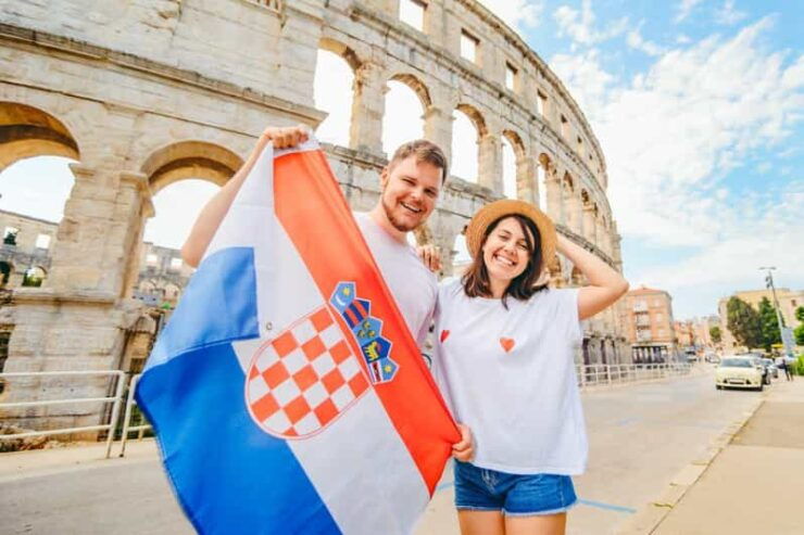 Romantic Joy in Pula – Walking Tour - Itinerary Highlights