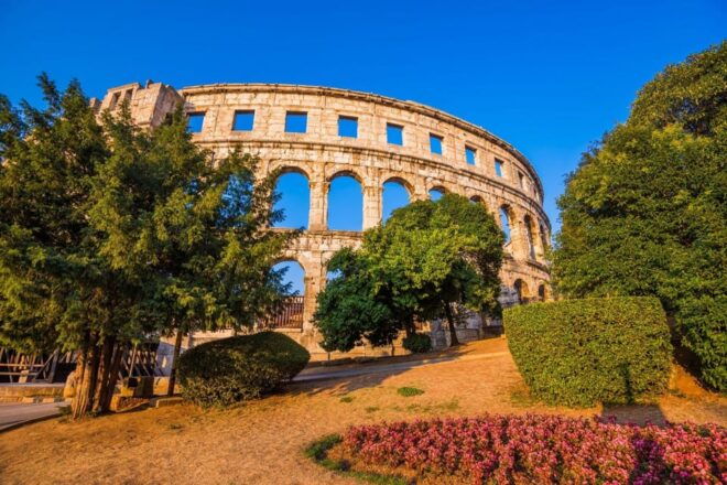 Romantic Joy in Pula – Walking Tour - Key Attractions