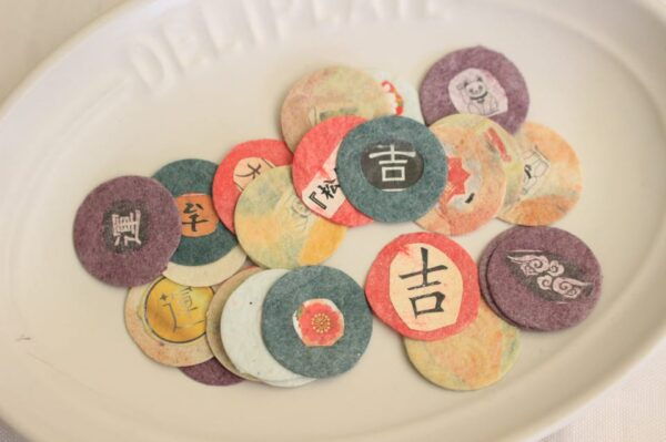 Romantic Mizuhiki Knot and Omikuji Washi Charm Workshop Ueno - Cat-Friendly Atmosphere