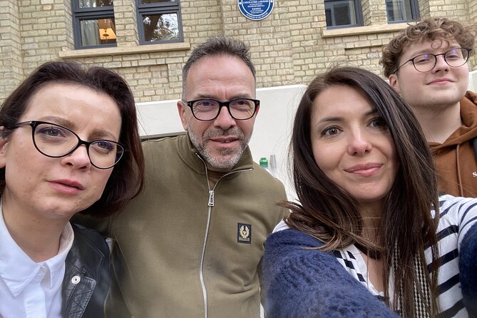 Romantic Notting Hill Outdoor Escape Game in London - Common Questions