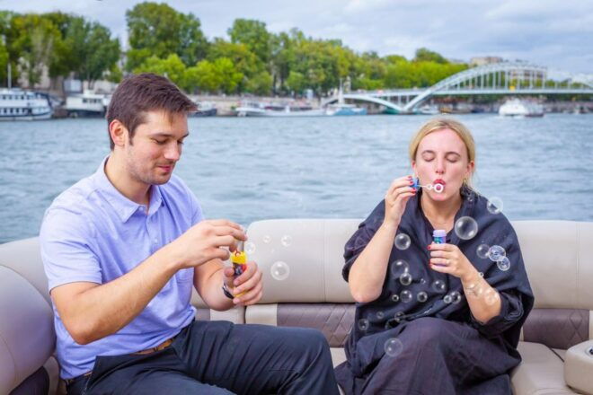 Romantic Photo Shooting on a Private Boat in Paris - The Sum Up