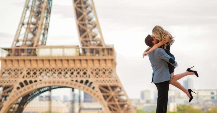Romantic Photoshoot in Paris With Champagne & Transfers - Itinerary Highlights