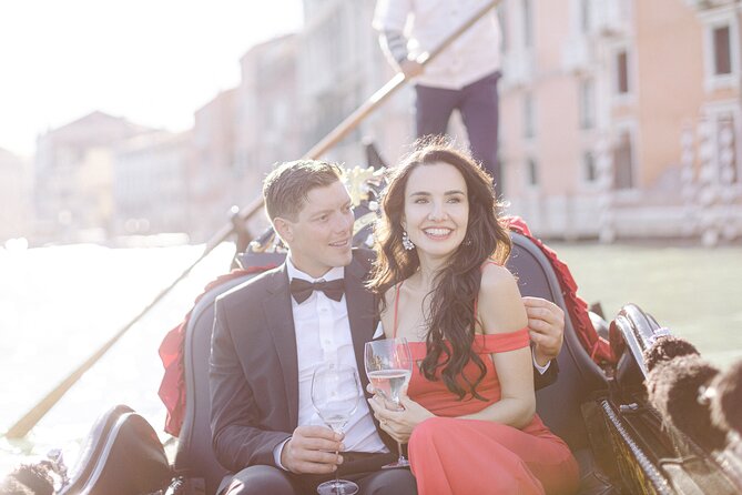 Romantic Photoshoot in Venice - Pricing and Reviews