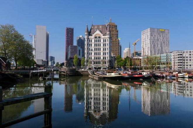 Romantic Rotterdam Walking Tour: Iconic City Highlights - Marveling at Kop Van Zuids Skyline