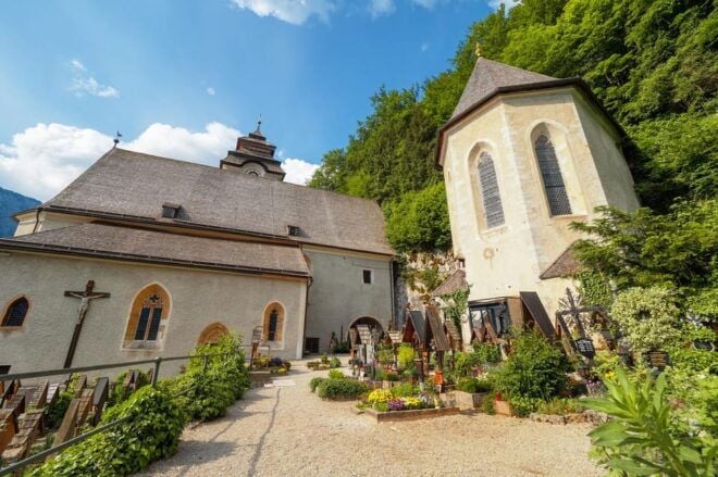 Romantic Scenic Walking Tour in Hallstatt - Guided Tours