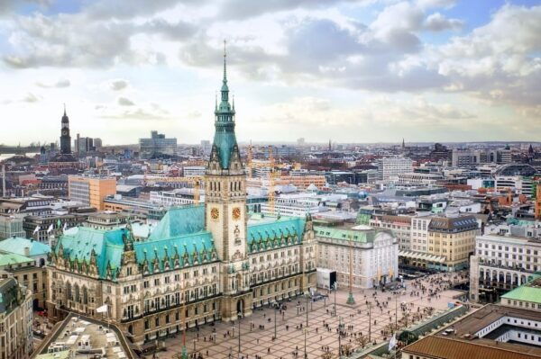 Romantic Strolls of Hamburg: A Couple's Historical Tour - Romantic Elements of the Tour