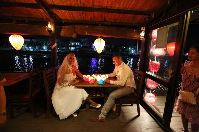 Romantic Sunset Dinner Cruise in Hoi An - Maximum Capacity and Group Size