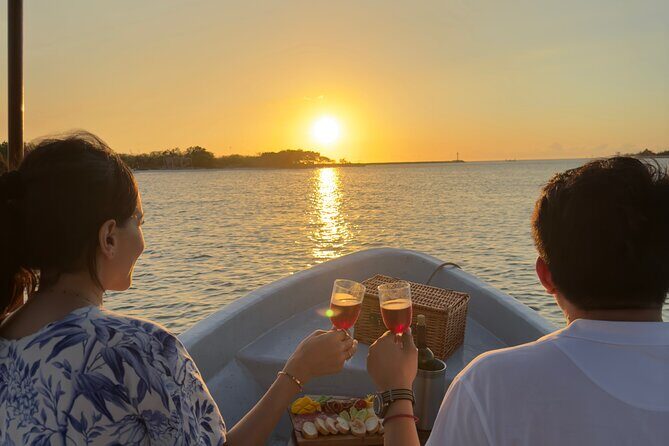 Romantic sunset tour in Río Lagartos, with food - The Experience from the Reviews