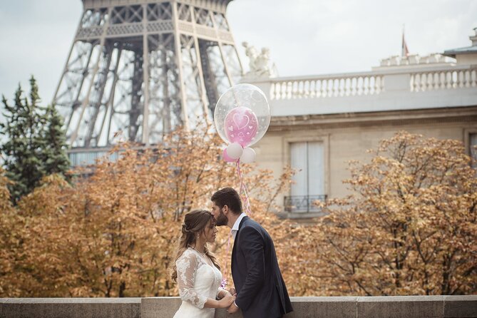 Romantic VIP Photoshoot in Paris With Champagne & Private Transfers - Private and Exclusive Experience