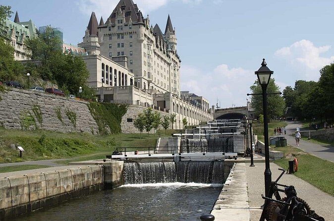 Romantic Walking Tour Through Ottawa - Practical Details and Tips 