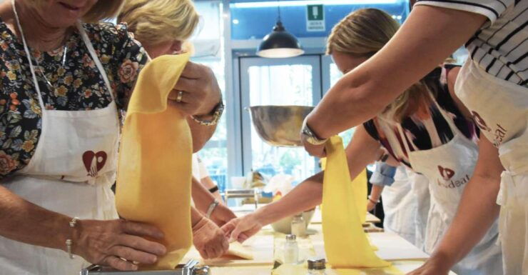 Rome: 1 Hour Pasta Making Class - Experience Highlights
