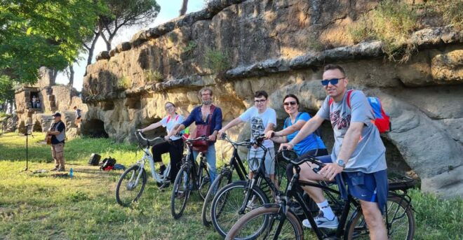 Rome: Appian Way E-Bike Tour and Saint Callixtus Catacombs - Visiting Saint Callixtus Catacombs